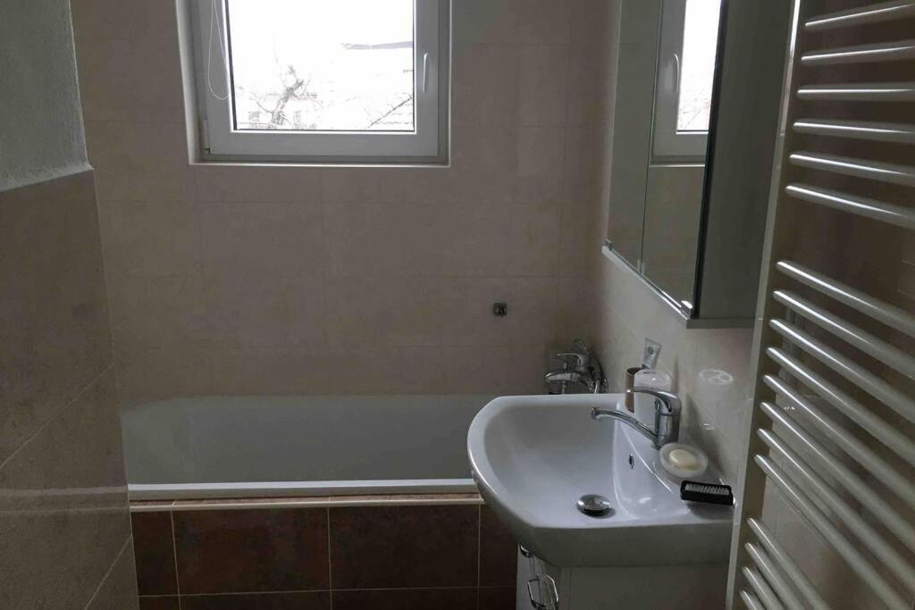Family Apartment With Garden And Parking Spot Чешка Будьовица Екстериор снимка